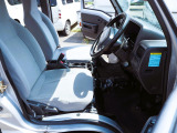運転席、助手席シート回りも大きな荒れのない良好で綺麗な状態です。室内も未仕上げですがとても綺麗な状態です