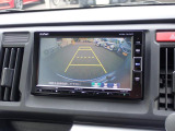 バックカメラも付いています。駐車の時に便利なのはもちろんの事、後方死角にいる子供たちに気が付くことができるので安心安全ですね