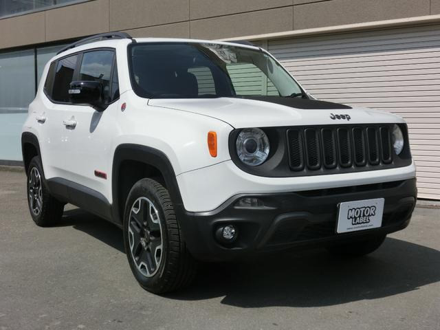 レネゲード トレイルホーク 4WD 社外8インチメモリーナビ・フルセグTV