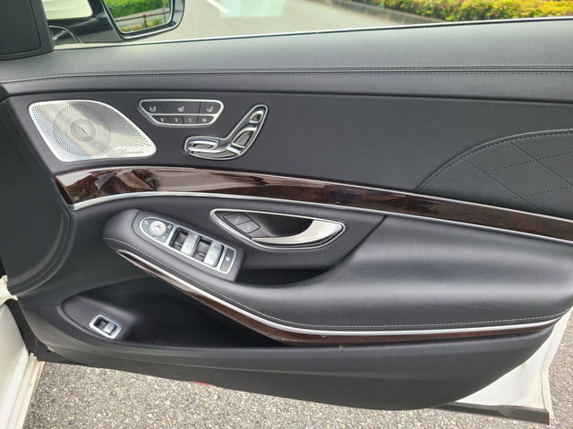 ご依頼の品 メルセデス・マイバッハ Sクラス S560 全デイラー工場整備車 黒