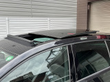 【サンルーフ スライドオープン】車内にいながら青空や星空観察ができるので、大人も子供も楽しめる大人気の装備です!
