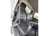 運転席シート:シートに目立つ汚れナシ,穴あきナシ,ほつれナシです😊比較的綺麗な状態のシートです👍