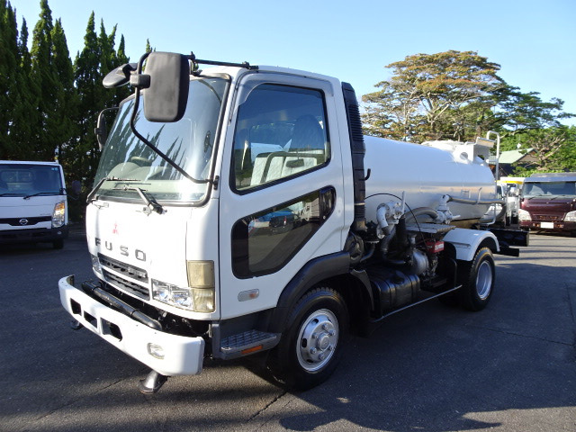 ファイター 散水車 散水車