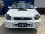 フロントフォグランプカバー付エアロバンパーが装備されております。丸目の特徴的なバンパーですね。