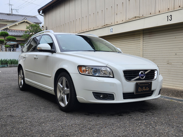 ボルボ V50 2.0 クラシック 黒革シート サンルーフ の中古車詳細