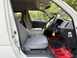買ったばかりの愛車、ずっときれいにしていたいですよね!ご購入いただいたお車を綺麗な状態に保てるよう、コーティングなどのオプションもご用意しております。詳しくは店舗までお問い合わせください♪