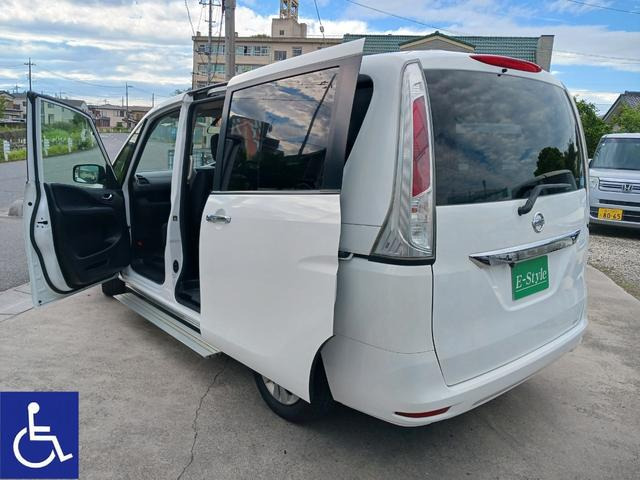 セレナ  福祉車両 大型ステップ ナビ TV