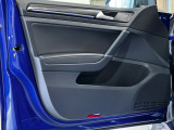 助手席側ドア内張/こちらも運転席同様非常にキレイな状態を保っています!