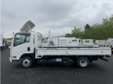 エルフ  平ボディ 積載2,000kg 4WD