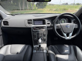 V60 T4 純正ナビ 衝突軽減 本革シート Rカメラ