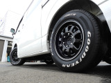 GOODYEARナスカー×16インチアルミホイール♪足元はブラックで統一してメリハリのあるエクステリアに仕上がっております♪