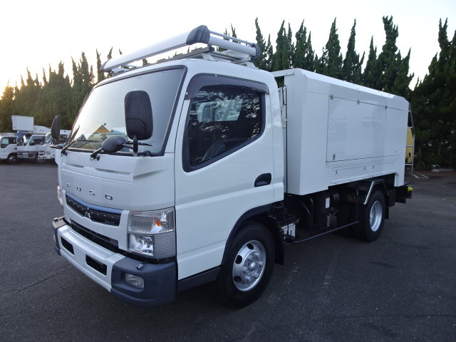 キャンター バキュームカー 3.6t積載 パネル型 糞尿車