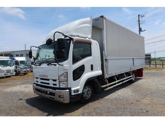 フォワード  ワイドアルミウイング車 ベッド付