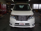 セレナ 2.0 ハイウェイスター 4WD 8人乗り CVT