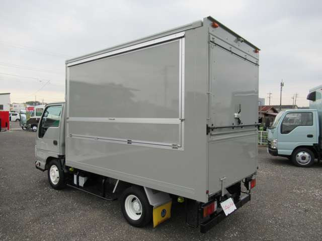 いすゞ エルフ フルフラットロー ディーゼルターボ キッチンカー