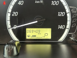 タイヤ交換の設備も完備!お車のことは全て私共にお任せください!また、入庫時のクリーニングも専門の女性スタッフが心を込めてクリーニングしておりますので、気持ち良いお車選びをお約束いたします♪