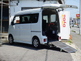 スズキ エブリイワゴン ウィズ 車いす移動車 左右分割式リアシート付