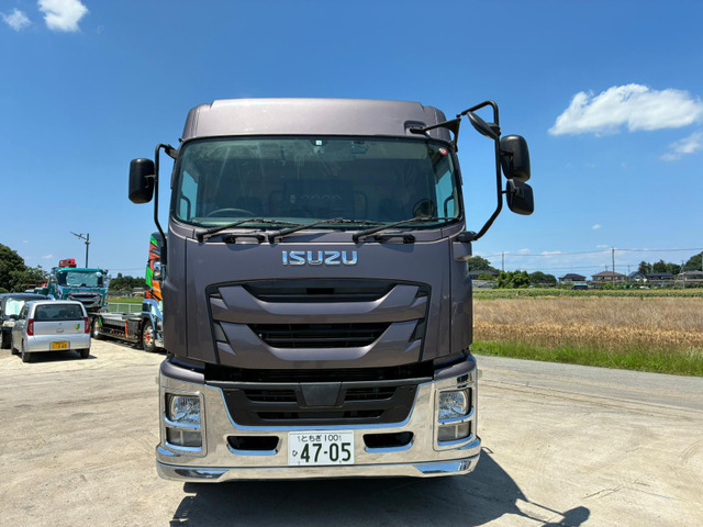 ギガ  460PS ベッド付き