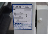 中古車に保証を付ける事は自信のある車両を仕入れ販売する事、 粗悪なエンジン・ミッションの車両を販売しない事、 整備点検をしっかりする事です。 当店とお客様の信用!