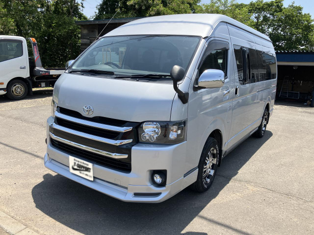 ハイエースコミューター 2.5 GL ディーゼル 4WD 8人乗り 1ナンバー登録