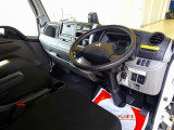 キャンター 3.0 高床 ディーゼル 1.9t 4WD 標準 アルミバン