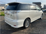 外装は人気のパール。傷も少なくきれいなお車になっています。