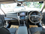 内外装クリーニング済みのお車です。入庫時に磨き作業を行い艶やかなオプシディアンブラックになります。