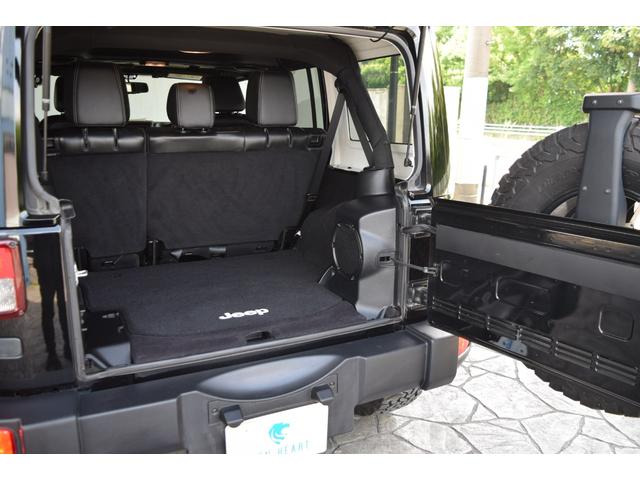 クライスラージープ ラングラー アンリミテッド サハラ 4WD レザー