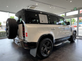 ディフェンダー 110 X ダイナミック HSE 3.0L D300 ディーゼル 4WD エアサスペンショ...