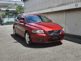 V50 2.0 クラシック サンルーフ 黒革シート バックカメラ