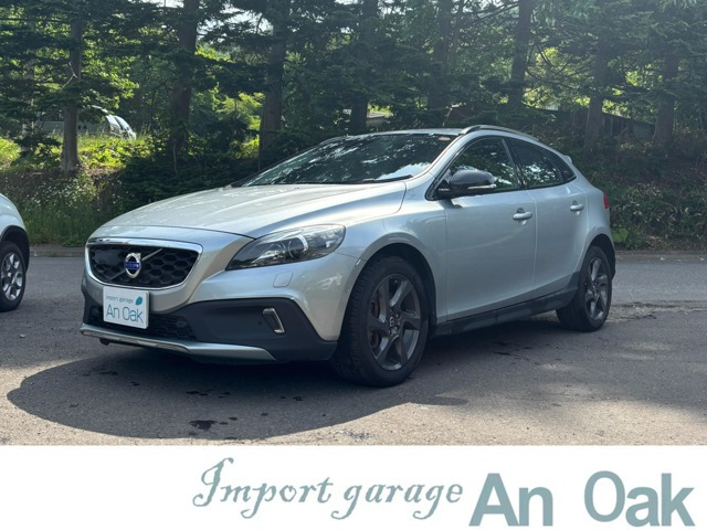 V40クロスカントリー T5 4WD 黒革シート バックカメラ