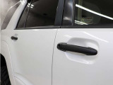 ドアノブもマッドブラック塗り分け済みとなっており、細部にまでこだわったカスタムカーです!
