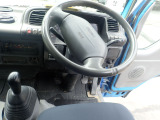 フロア5速MT(マニュアル)車