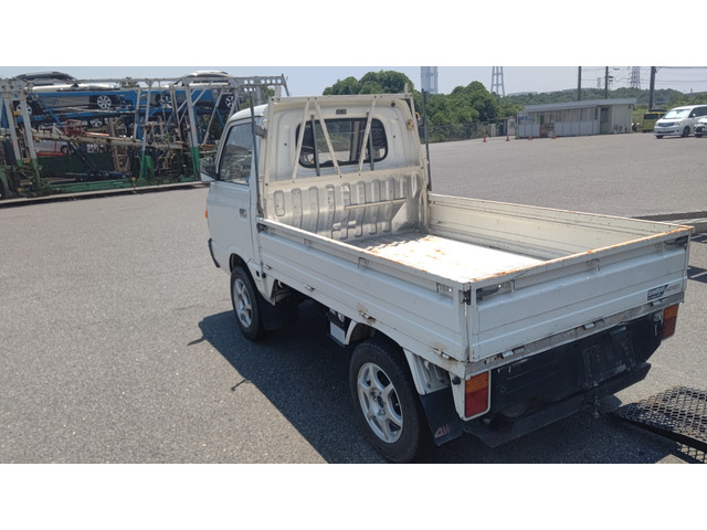 スバル サンバートラック KT6 下廻りサビ少なく良好 の中古車詳細