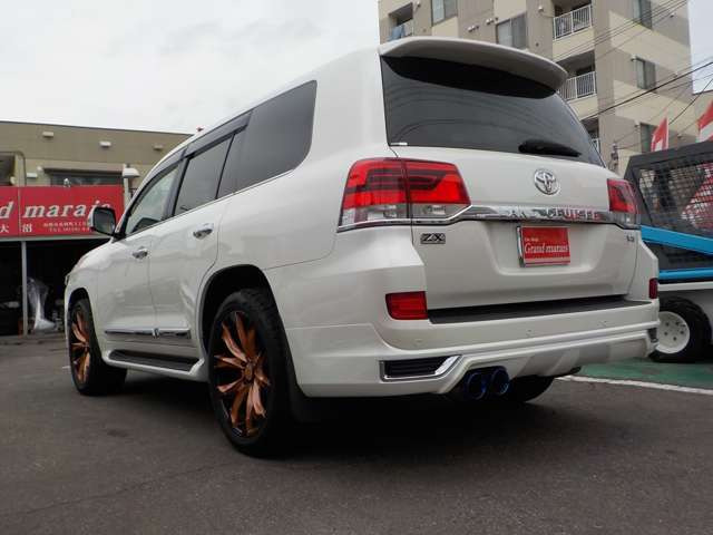 2キロ専用 CIH 71 Series Magnum With Original Air-Oil Suspension KM