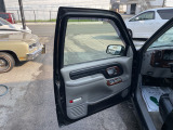 程度が悪い車が安いのは当たり前です。当店はコストを安く!薄利多売価格設定でお客様が良質安価な車両に出会える事にこだわっております。少し年式が古くても程度の良い車両は沢山あります!