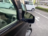 3ヶ月・3000kmの無料保証付きです。エンジン、ミッション等の修理の際に金額が大きくなりがちな箇所も無料修理で安心です。最大3年までの有料保証も取り扱っております。