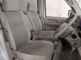 【全国納車OK】 現車をご覧になれないお客様でも、安心してお車をご購入いただける環境を整えております。 色々な角度から撮影したたくさんの画像など豊富な資料送りいたしております。