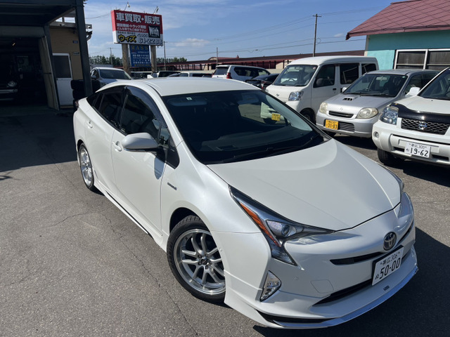 プリウス1.8 S セーフティ プラス E-Four 4WD冬タイヤホイール付 純正エンスタ