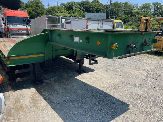 ユソーキ(輸送機工業)  16輪重機運搬セミトレーラー 積載32t