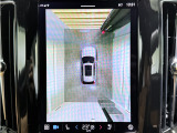 パークアシストパイロット(縦列・並列駐車支援機能)はドライバーに代わってステアリング操作を自動で行い、ステアリングから完全に手を離して、ブレーキとアクセル、シフトレバーの操作をするだけで駐車できます。