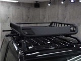 新品ルーフラック付きです!キャンプやアウトドアシーンなどに行く時など、たくさんの荷物を運ぶ際に役に立つ便利なアイテムです♪