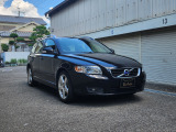V50 2.0 クラシック サンルーフ 黒革シート