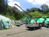 使い勝手の良い4段クレーンは高い作業範囲を実現し、作業時間を短縮、現場での効率を大幅にアップします。