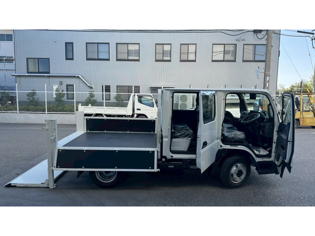三菱ふそう キャンター ダブルキャブ平ボディ【未使用車】PG付き の