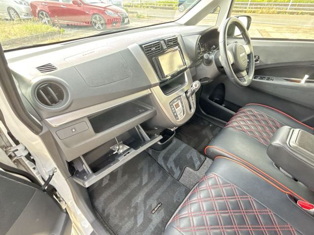 スバル ステラ カスタムRS ターボ MoMoステアリング の中古車詳細