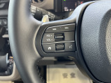 ステアリングリモコン付きでナビも楽々操作可能!! (走行中ナビの操作はステアリングリモコンのみになります。)