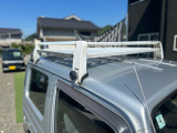 ルーフキャリア装備でキャンプや釣り、スキーなど荷物の多い場面でも大活躍。