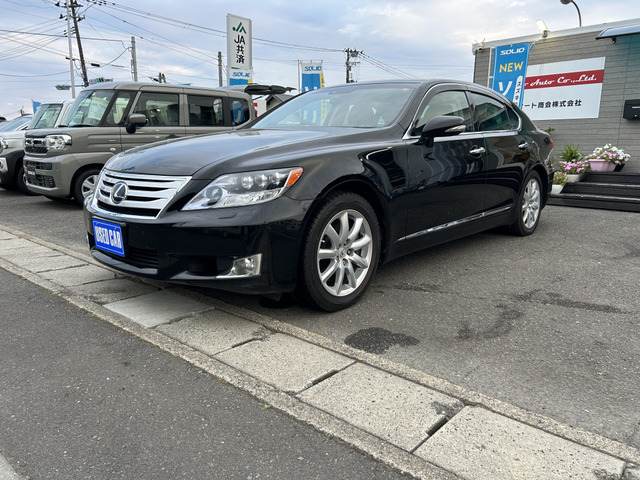 LS600h Iパッケージ 4WD中期モデル サンルーフ バックカメラ