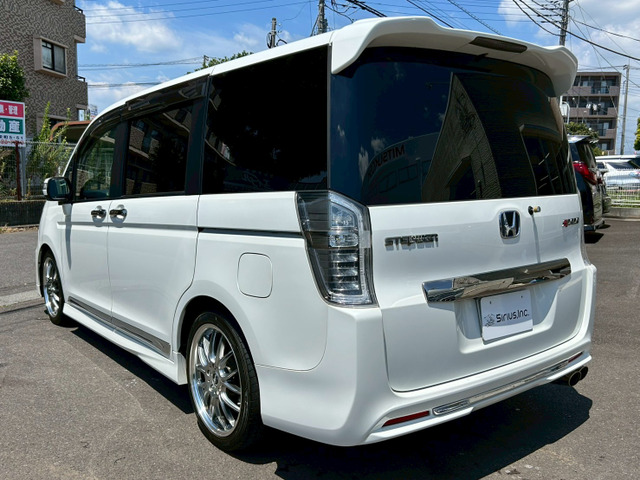 H25ステップワゴン 2.0 スパーダ Zクールスピリット 後期 右テールランプ H25ステップワゴン 2.0 スパーダ Zクールスピリット 後期 右
